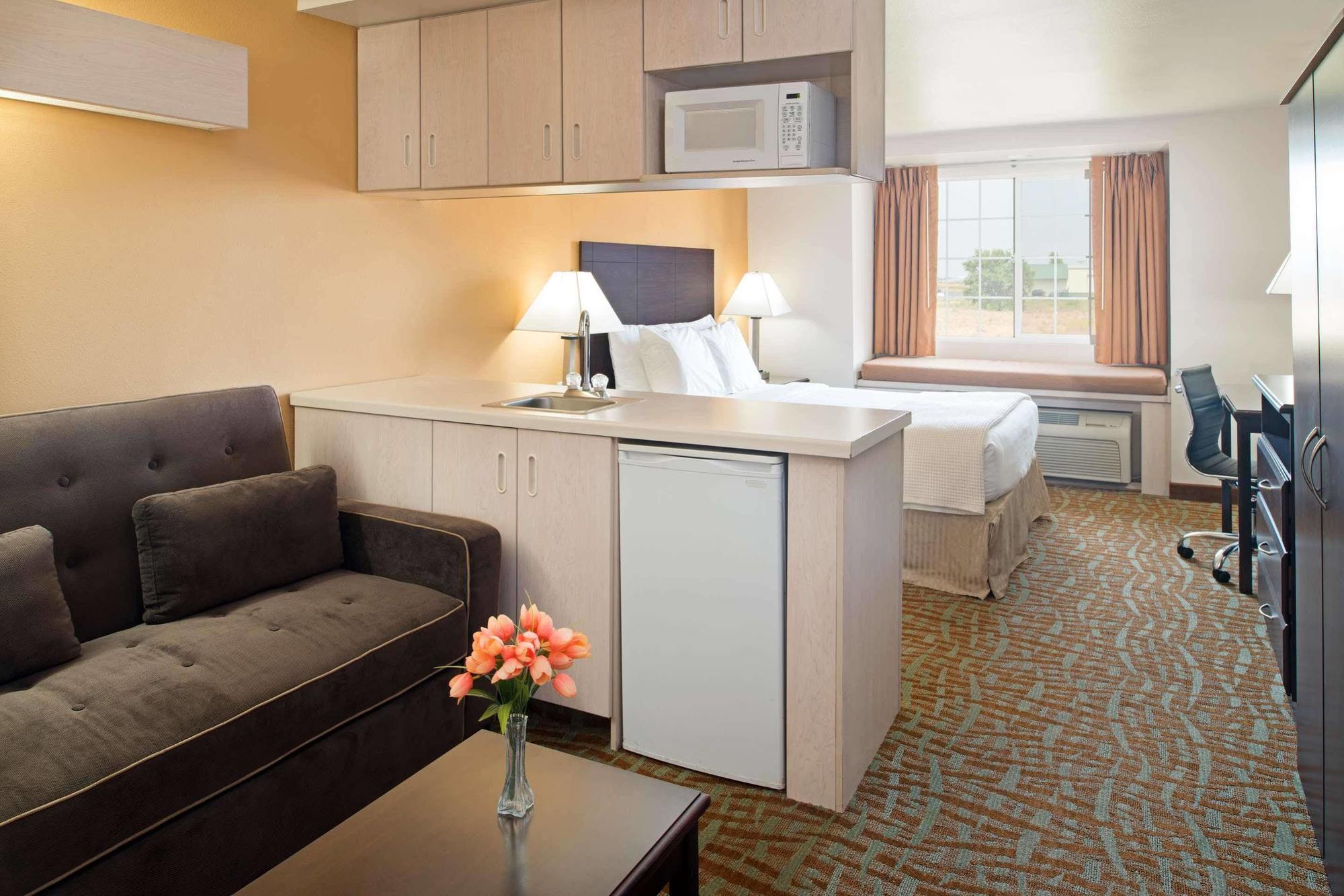Days Inn & Suites By Wyndham Spokane Airport Airway Heights Exteriör bild